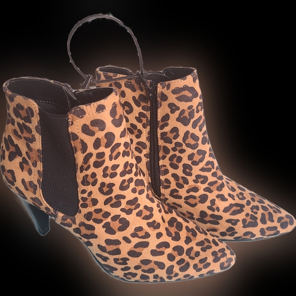 Brand new! Style&Co cheetah print high heel boots. Size 6 - Picture 2 of 12